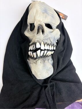VTG Halloween Crypt Creature Skull Mask with Hood Glow in Dark NWT Scary Creepy